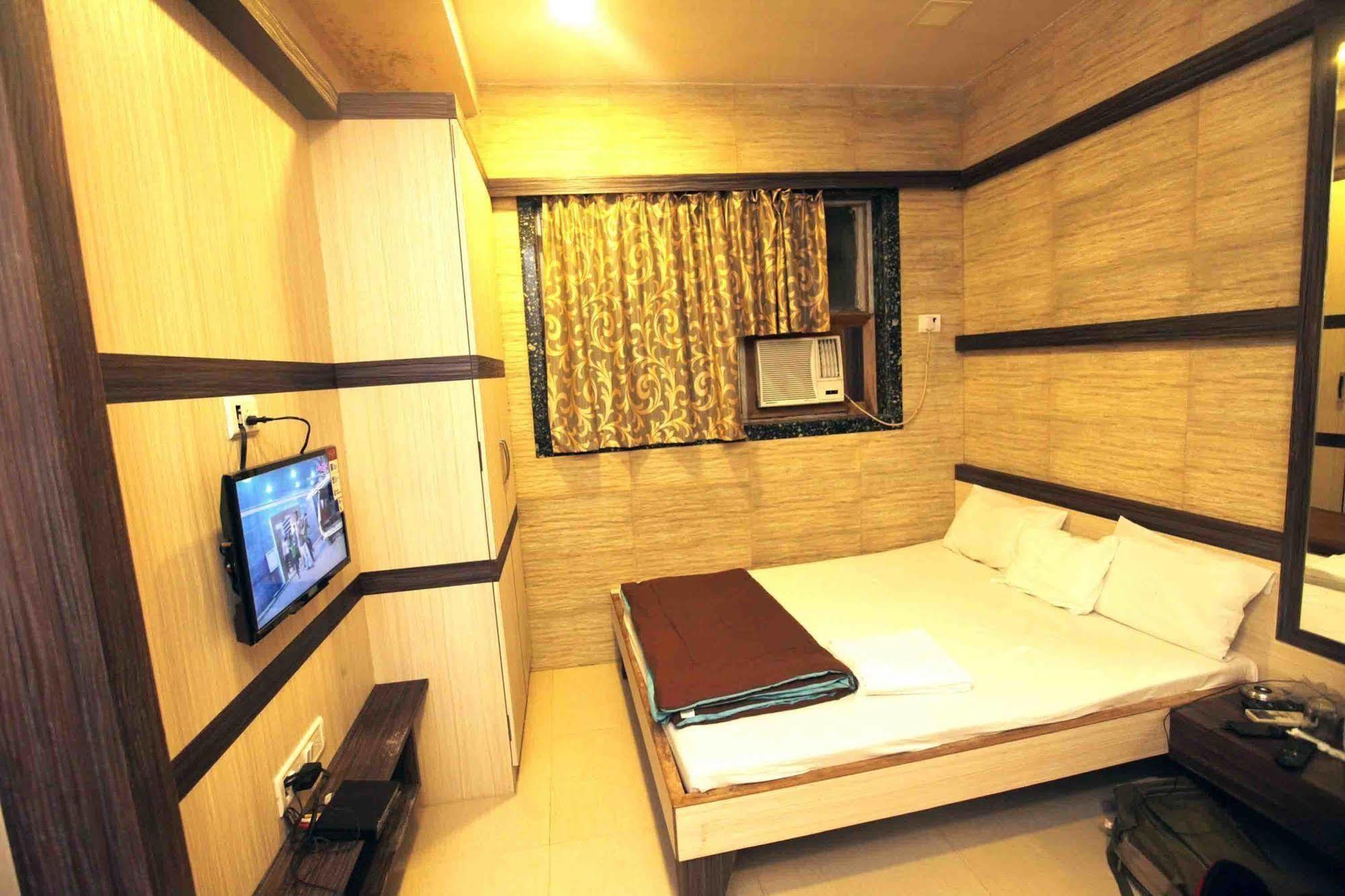 Hotel Al Moazin Mumbai  Buitenkant foto